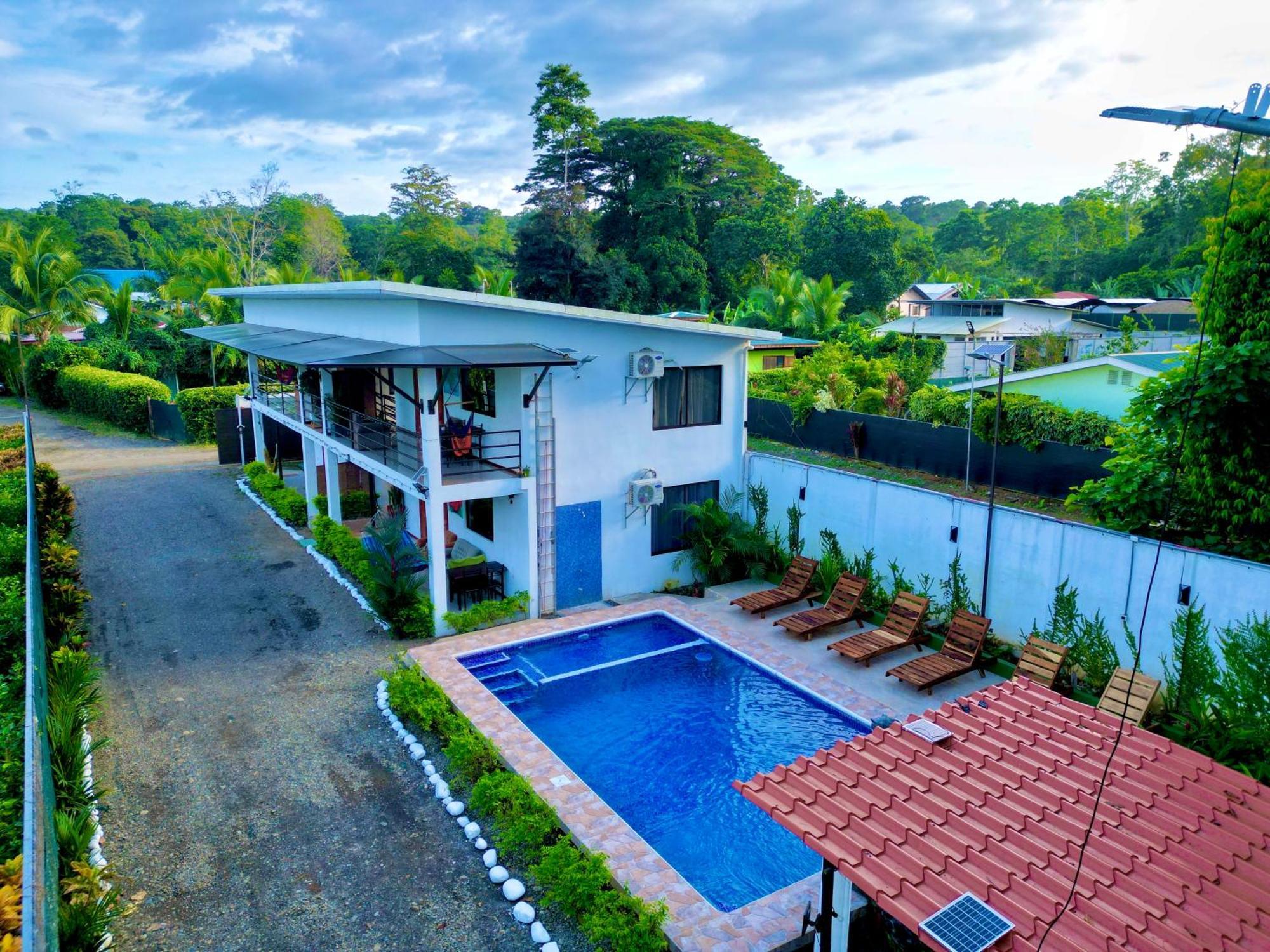 Villas Mapache Del Caribe Puerto Viejo de Talamanca Exterior photo